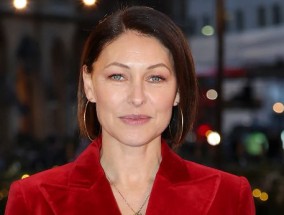 艾玛·威利斯(Emma Willis)要求网飞公司(Netflix)重启一部巨制剧，她“掏空”了这部剧